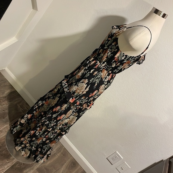 Floral Maxi Dress - Picture 4 of 7